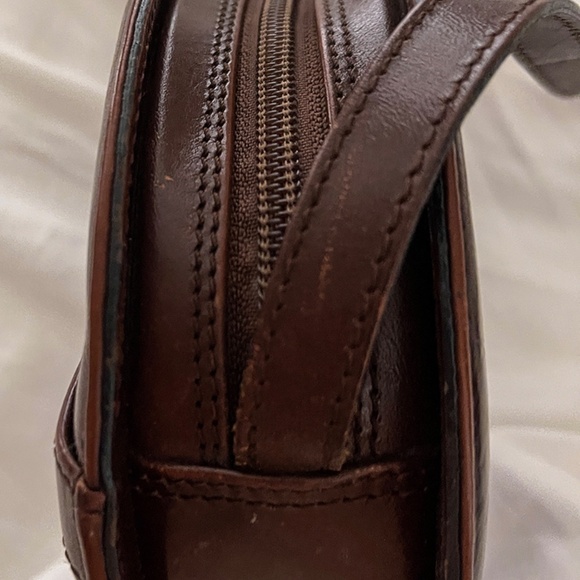 Cristian Vintage Made in Italy Genuine Leather OVAL Crossbody in Mahogany - Picture 7 of 7